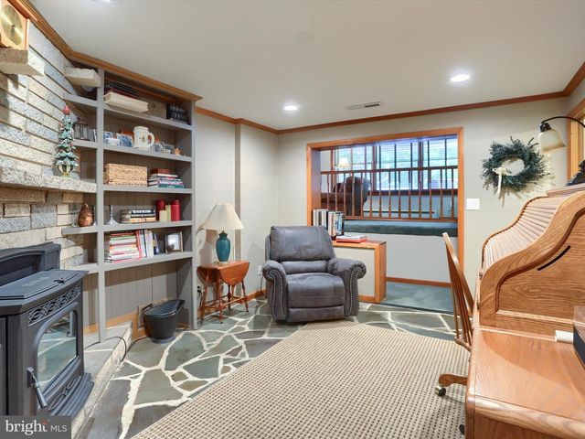 24 CIRCLE DRIVE, Mechanicsburg, PA 17055