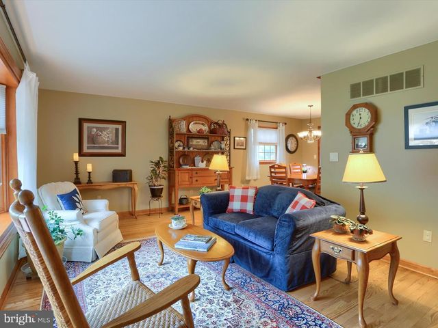 24 CIRCLE DRIVE, Mechanicsburg, PA 17055