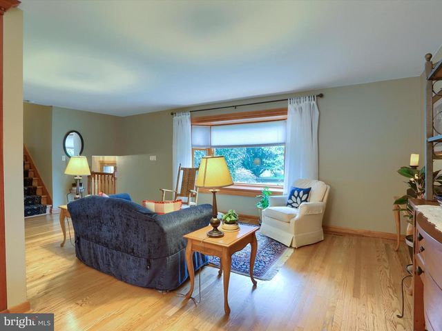 24 CIRCLE DRIVE, Mechanicsburg, PA 17055