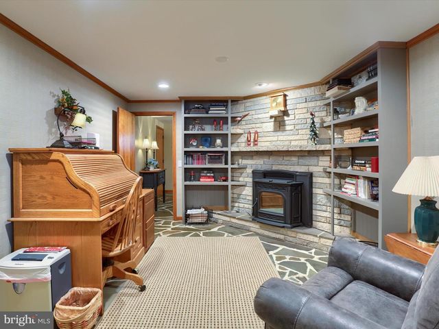 24 CIRCLE DRIVE, Mechanicsburg, PA 17055