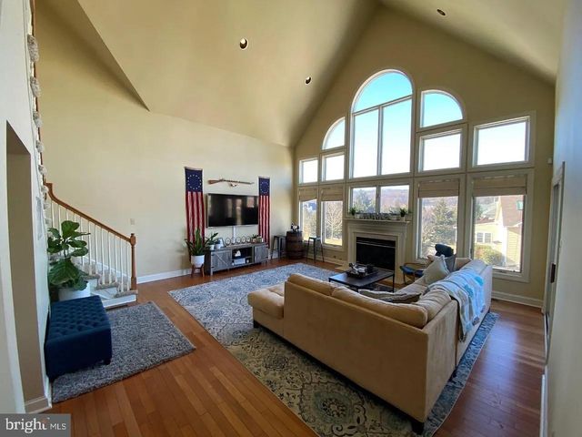 5 CORBIN DR, Exton, PA 19341