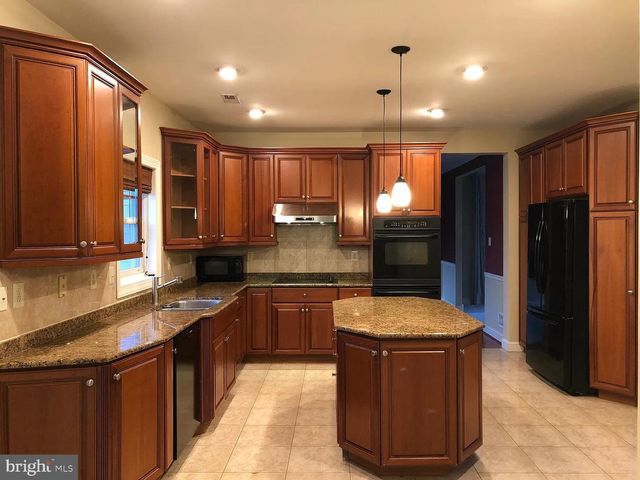 5 CORBIN DR, Exton, PA 19341