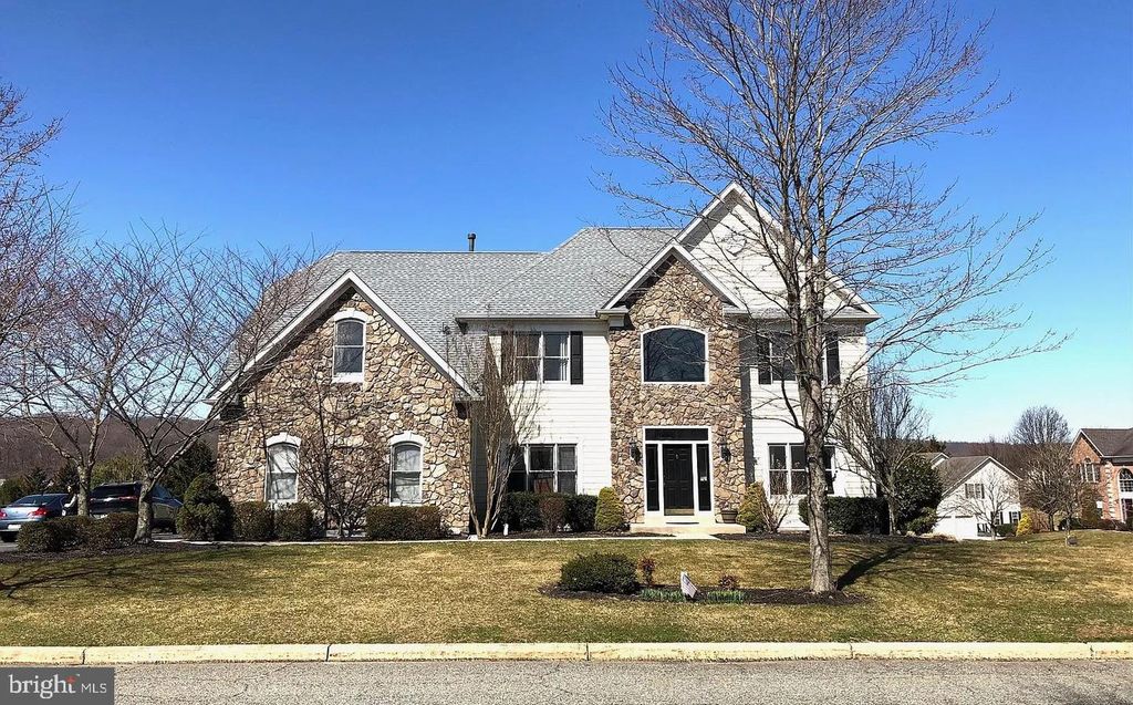 5 CORBIN DR, Exton, PA 19341