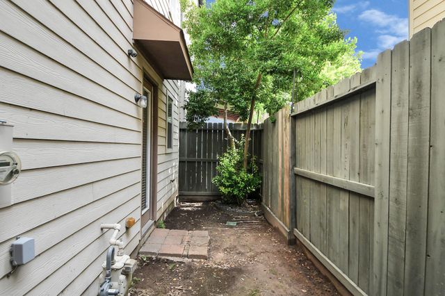 3422 Center Street, Houston, TX 77007