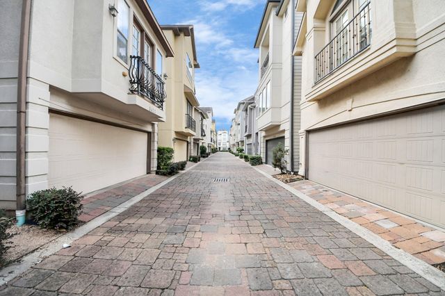 3422 Center Street, Houston, TX 77007