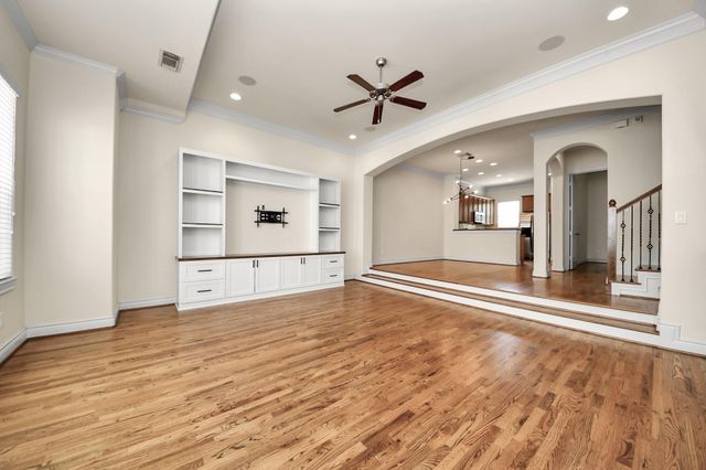 3422 Center Street, Houston, TX 77007