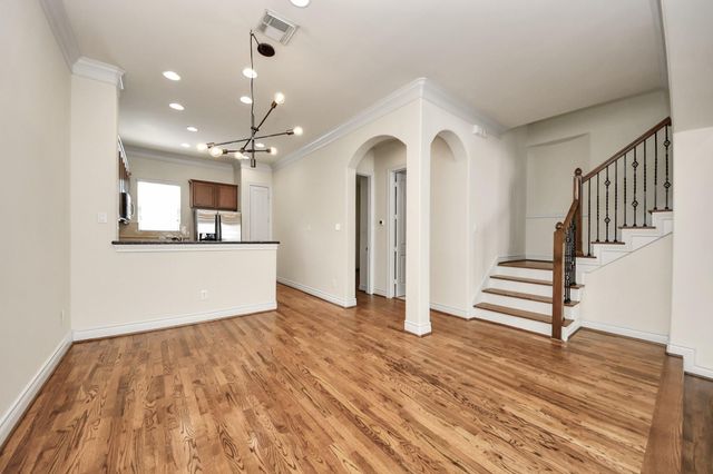 3422 Center Street, Houston, TX 77007