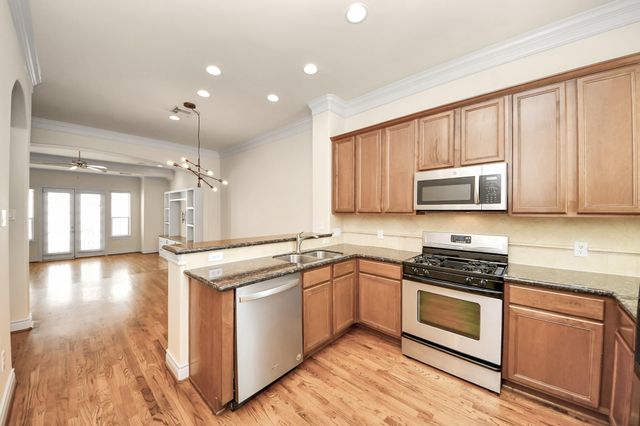 3422 Center Street, Houston, TX 77007