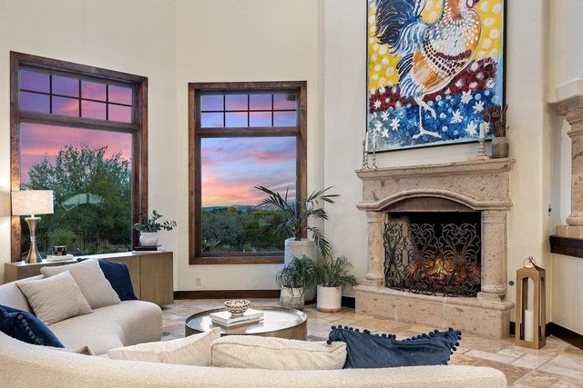 104 S Angel Light DR, Spicewood, TX 78669