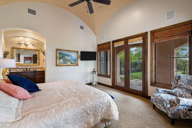 104 S Angel Light DR, Spicewood, TX 78669