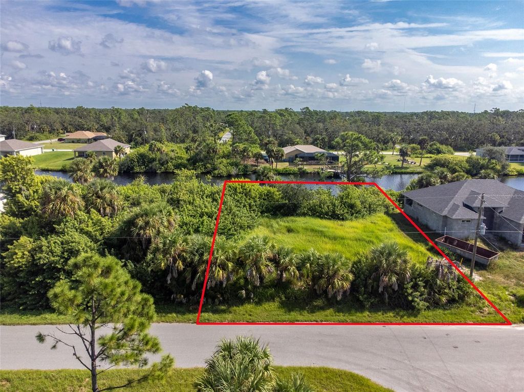 2162 DOOLITTLE LANE, Port Charlotte, FL 33953