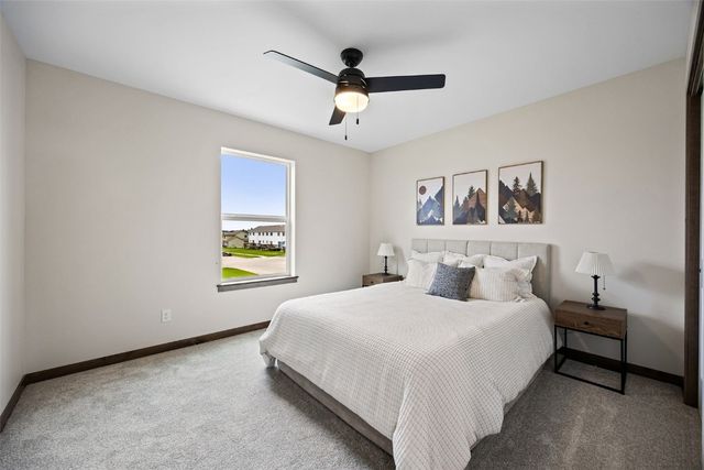 160 Bethany Loop SW C, Cedar Rapids, IA 52404