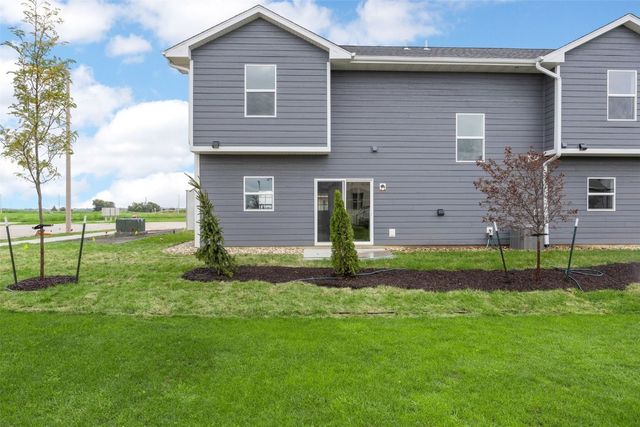 160 Bethany Loop SW C, Cedar Rapids, IA 52404