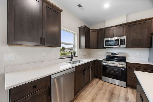 160 Bethany Loop SW C, Cedar Rapids, IA 52404