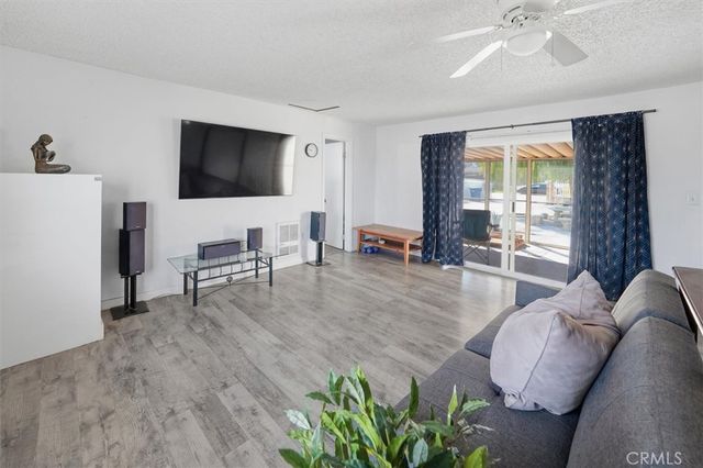 9857 E Avenue S 10, Littlerock, CA 93543