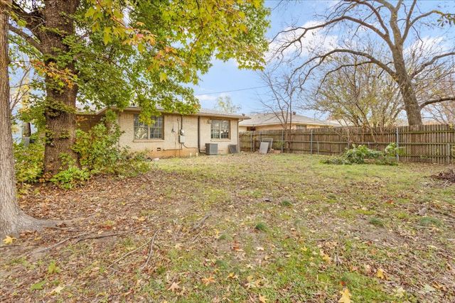 736 W Bullock Drive, Denison, TX 75020