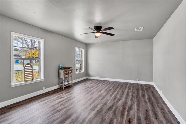 736 W Bullock Drive, Denison, TX 75020