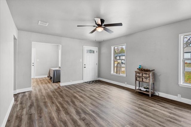 736 W Bullock Drive, Denison, TX 75020