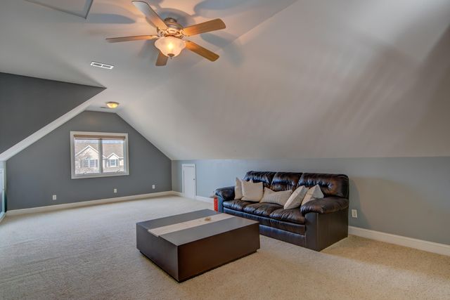 669 Davis Circle, Crown Point, IN 46307