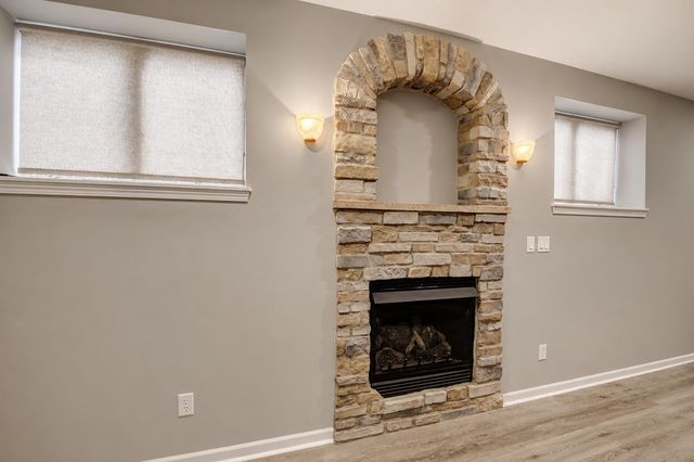 669 Davis Circle, Crown Point, IN 46307