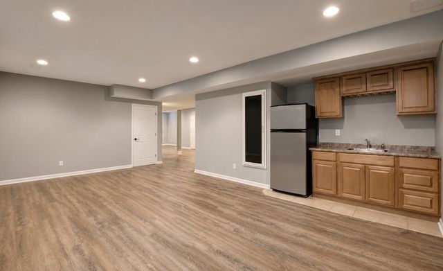 669 Davis Circle, Crown Point, IN 46307