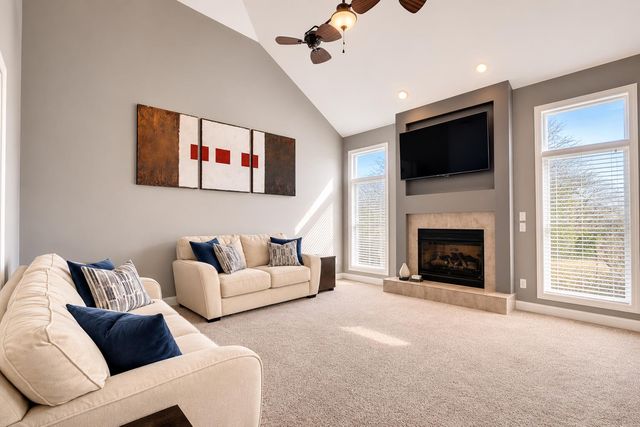 669 Davis Circle, Crown Point, IN 46307