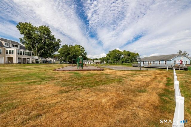4 Elinor Road, Old Saybrook, CT 06475