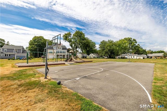4 Elinor Road, Old Saybrook, CT 06475