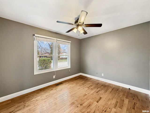 5118 W GREENRIDGE Court, Peoria, IL 61615