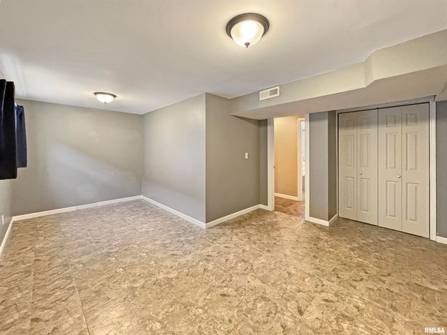 5118 W GREENRIDGE Court, Peoria, IL 61615