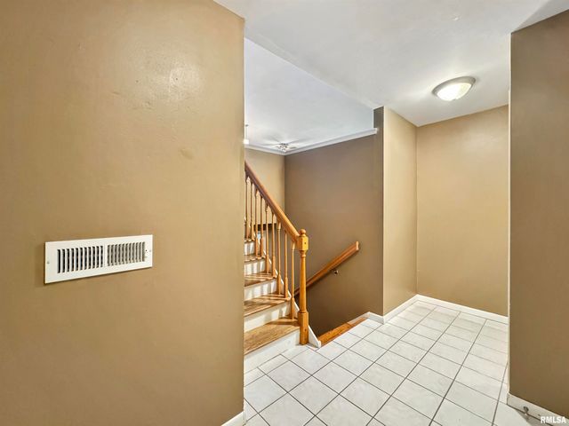 5118 W GREENRIDGE Court, Peoria, IL 61615