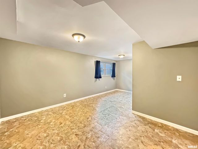 5118 W GREENRIDGE Court, Peoria, IL 61615