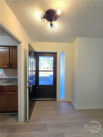 1027 Mohawk Street, Savannah, GA 31419