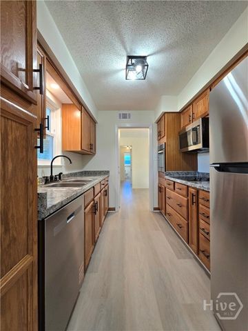 1027 Mohawk Street, Savannah, GA 31419