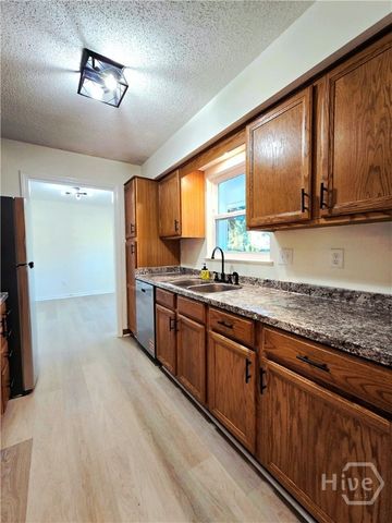 1027 Mohawk Street, Savannah, GA 31419