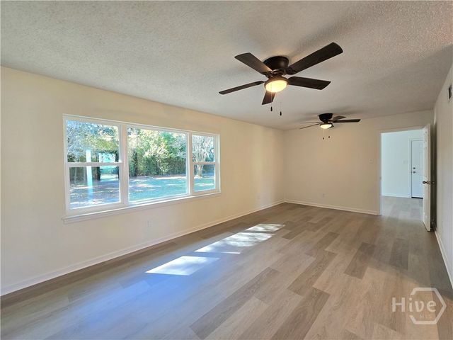 1027 Mohawk Street, Savannah, GA 31419