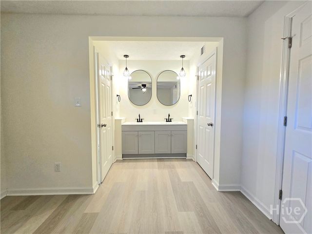 1027 Mohawk Street, Savannah, GA 31419