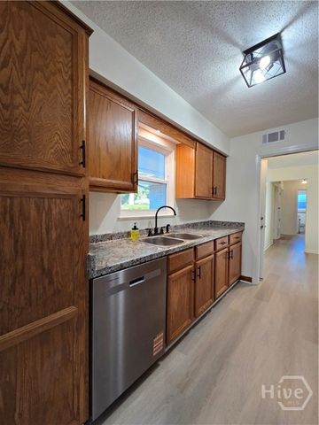 1027 Mohawk Street, Savannah, GA 31419