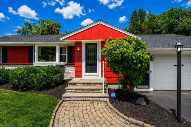 11 Sunset Dr, Easton, MA 02334