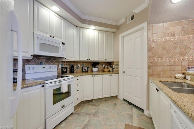 2825 Palm Beach BLVD 308, Fort Myers, FL 33916