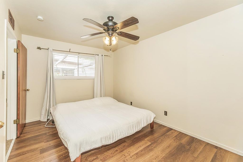 Image 13 of property listing at 1436 S Fairway Street, Visalia, CA 93277