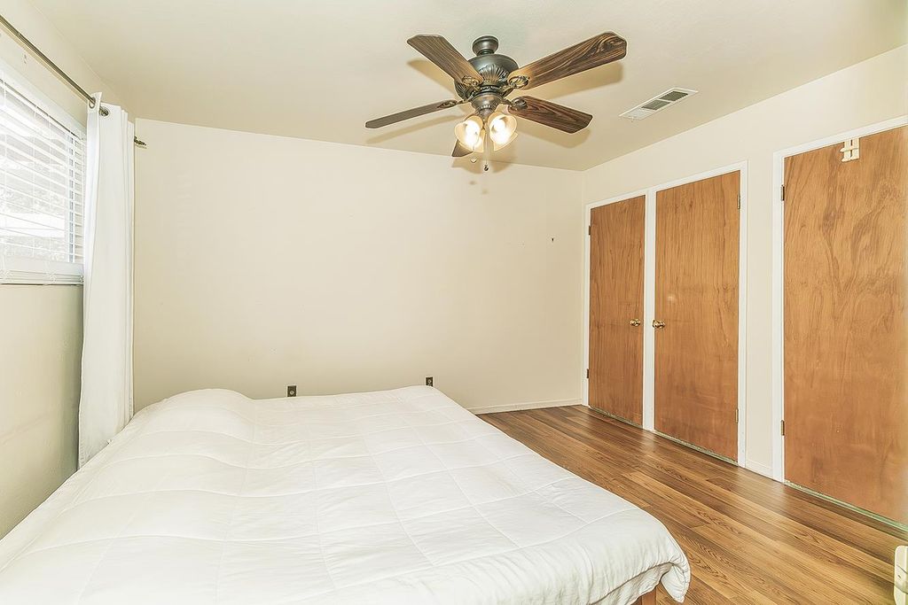 Image 14 of property listing at 1436 S Fairway Street, Visalia, CA 93277