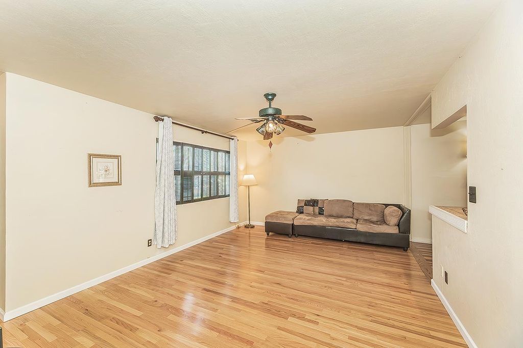 Image 15 of property listing at 1436 S Fairway Street, Visalia, CA 93277