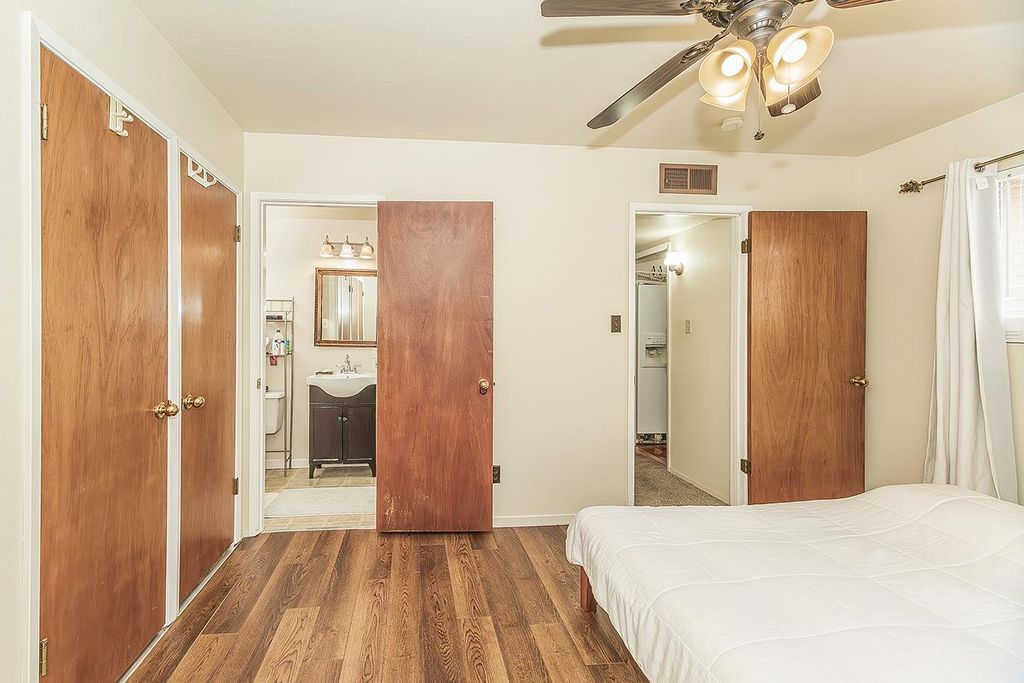 Image 17 of property listing at 1436 S Fairway Street, Visalia, CA 93277