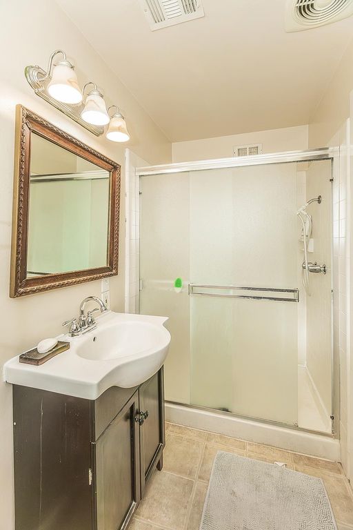 Image 19 of property listing at 1436 S Fairway Street, Visalia, CA 93277