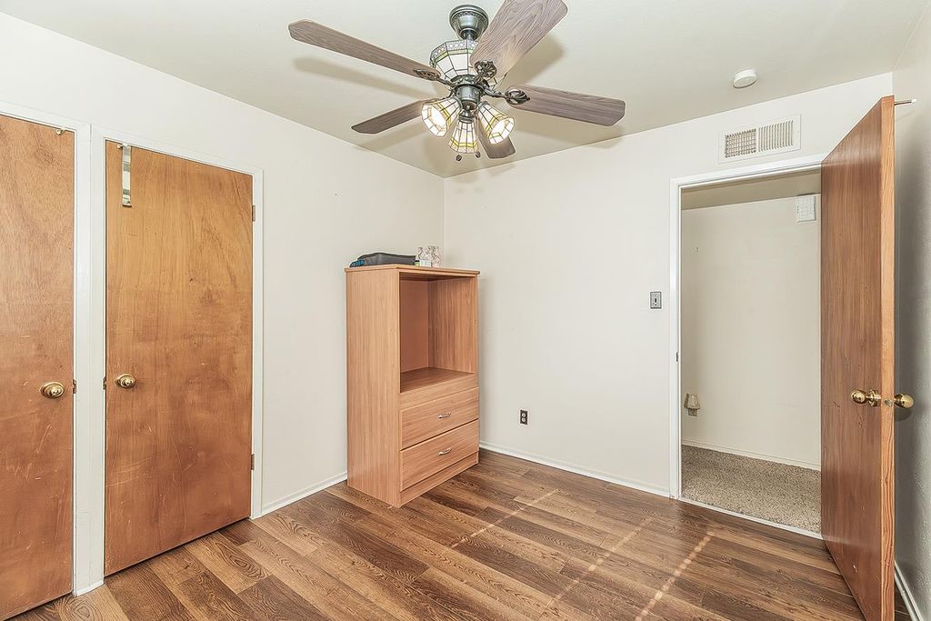 Image 21 of property listing at 1436 S Fairway Street, Visalia, CA 93277