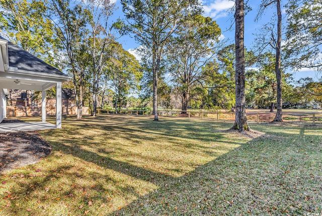 1521 Hawthorn Dr., Pawleys Island, SC 29585