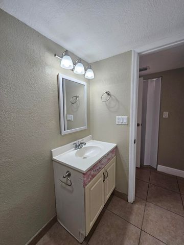 4324 NW 9th Avenue 6-1c, Deerfield Beach, FL 33064