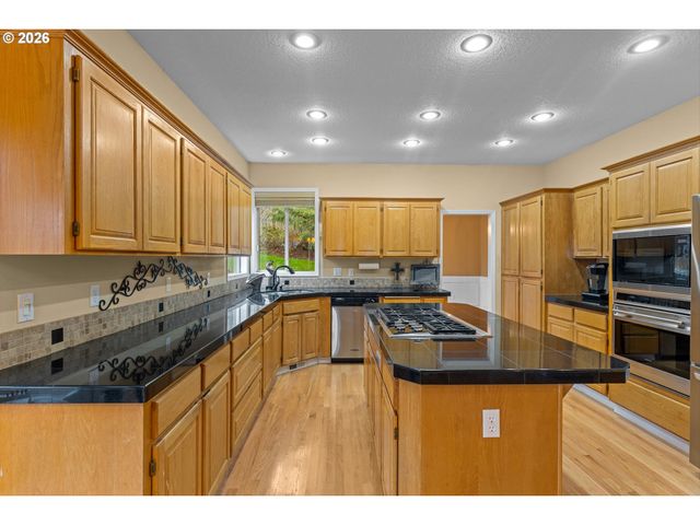 14731 Se LANDIS Ct, Clackamas, OR 97015