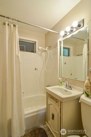 13709 39th Avenue NE, Seattle, WA 98125